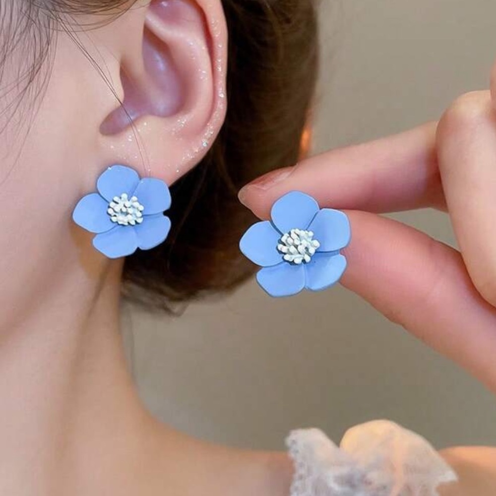 Chic Blue Floral Stud Earrings